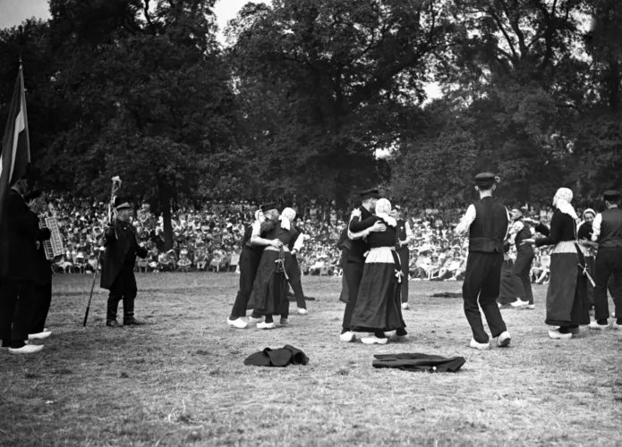 Photo of the Day: International Folk Dance Festival Hyde Park, England 1935